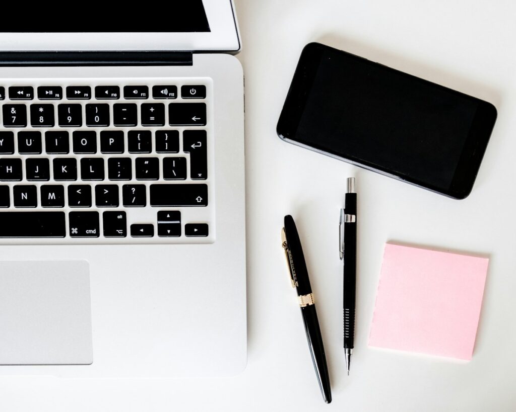 Livre ou carnet de travail.