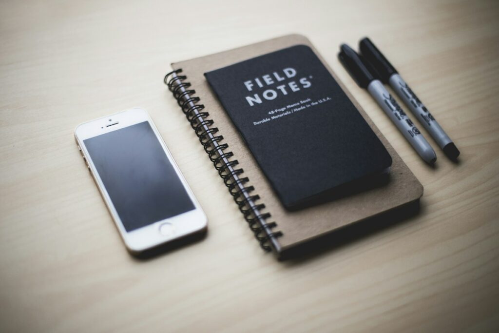 Livre ou carnet de travail.