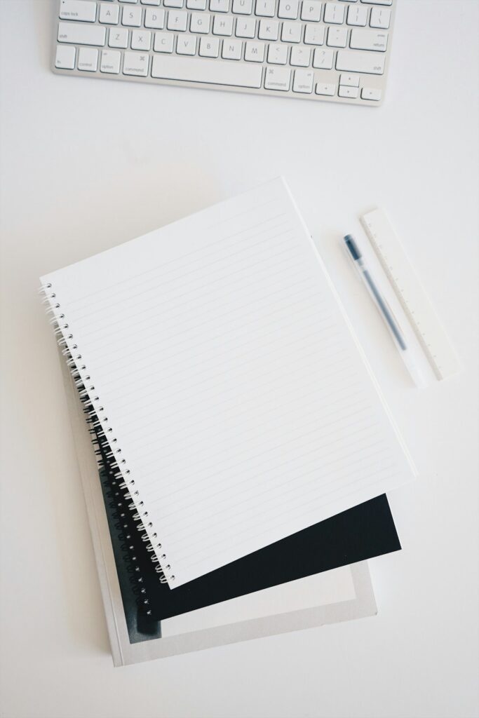 Carnet de notes pour préparer le travail.