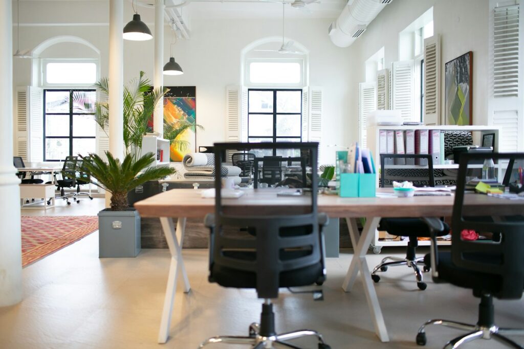 Espace de travail aménagé.