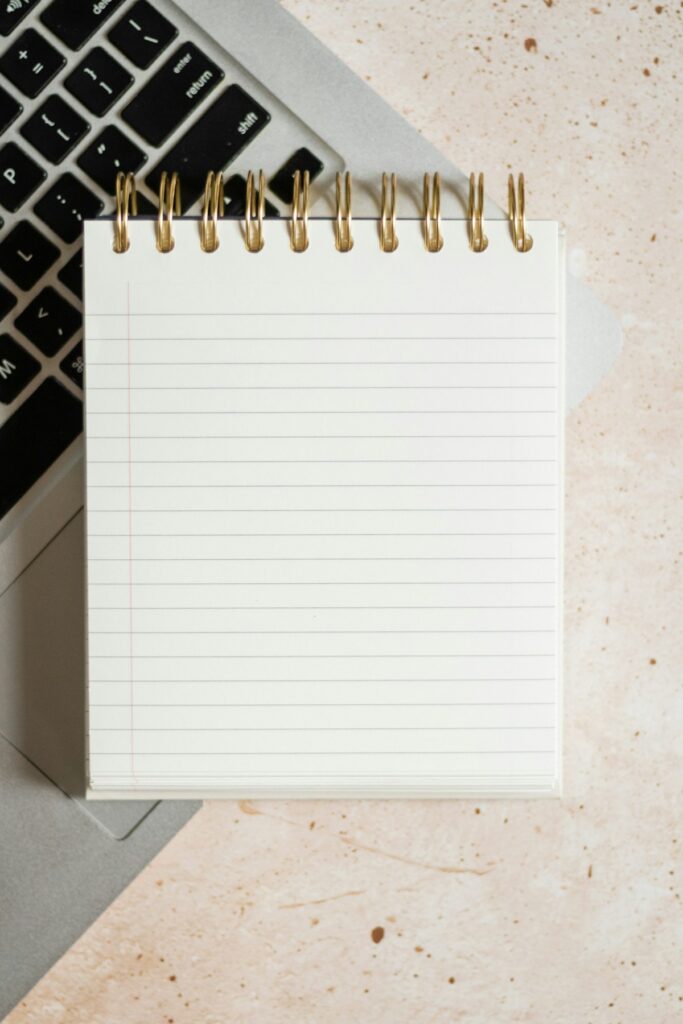 Bloc de notes de travail.