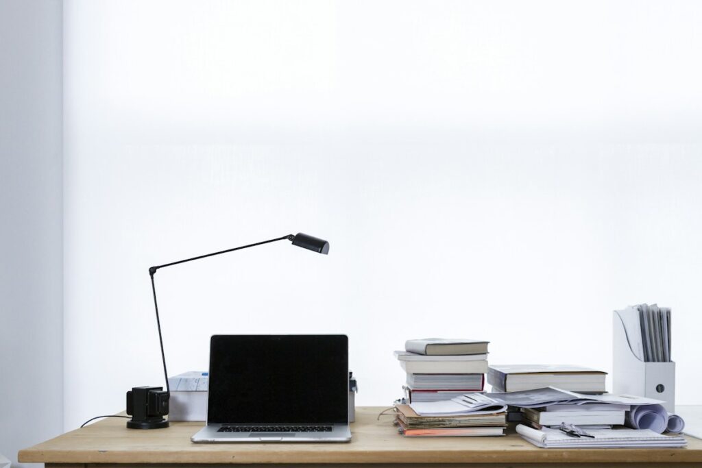 Livre ou carnet de travail.
