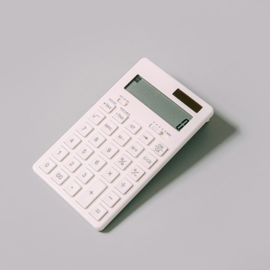 Calculatrice pour les calculs de gestion.