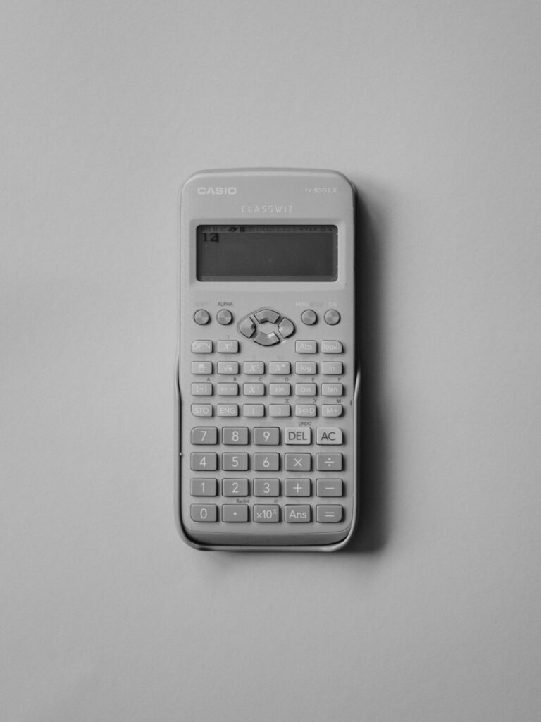 Calculatrice pour les calculs de gestion.